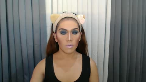 GWEN THOMPSON .......   online show from 12/21/24, 12:53