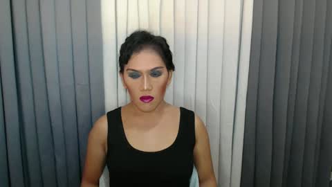 GWEN THOMPSON .......   online show from 12/23/24, 10:44