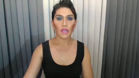 GWEN THOMPSON .......   online show from 12/26/24, 02:33