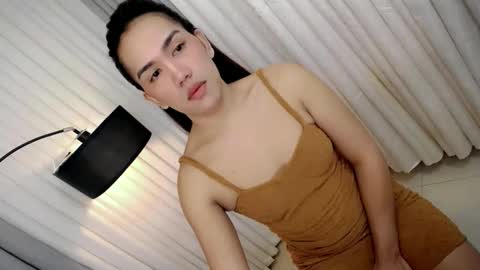 GWEN THOMPSON .......   online show from 11/11/25, 10:10