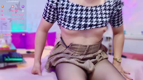 xiaots online show from 12/25/24, 11:10