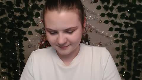 Lina online show from 12/19/24, 07:29