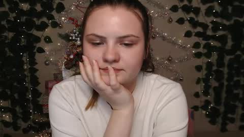 Lina online show from 12/19/24, 10:34