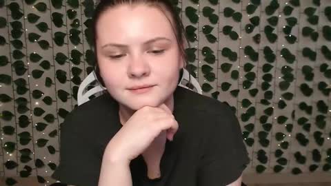 Lina online show from 02/04/25, 07:18