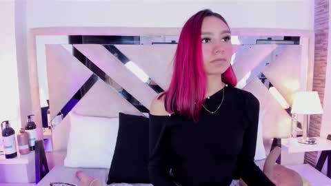 Snapshot of ximena_vasquez8 chatting on 03/08/26, 02:04 Xime online show from 03/08/26, 02:04