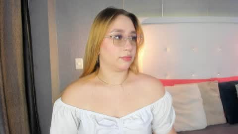   ximena  online show from 04/07/26, 01:00