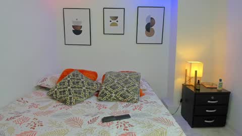 ximenasalazar online show from 12/20/24, 10:49