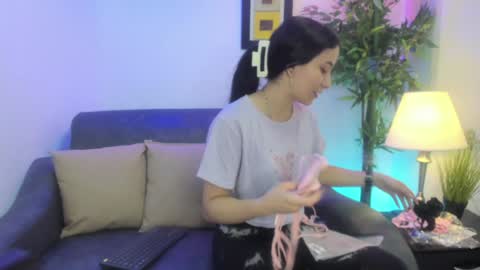 ximenasalazar online show from 12/23/24, 10:53