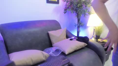 ximenasalazar online show from 12/24/24, 10:33
