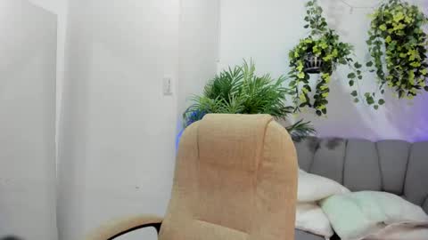 ximenasalazar online show from 09/10/25, 10:48