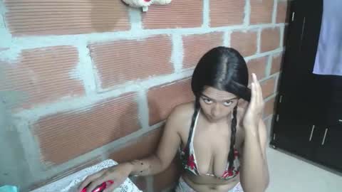 Snapshot of xiomi705825 chatting on 10/31/25, 04:13 xiomi705825 online show from 10/31/25, 04:13