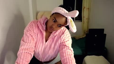 xiomy winklar online show from 12/23/24, 12:57