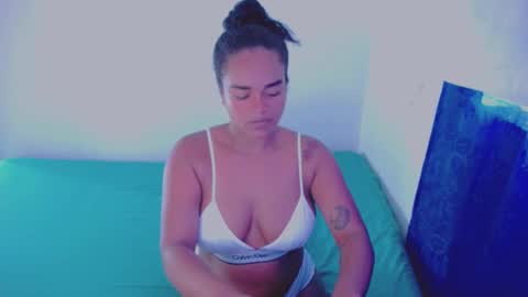 xiomy winklar online show from 03/11/25, 12:17