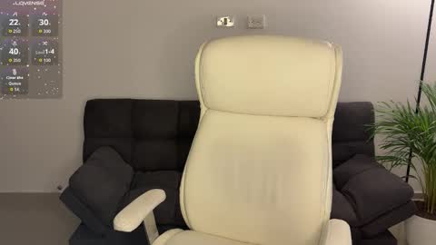 Snapshot of xisisxx chatting on 09/20/25, 08:10 xisisxx online show from 09/20/25, 08:10