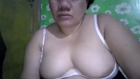 Snapshot of xjuicytits chatting on 04/06/26, 12:28 xjuicytits online show from 04/06/26, 12:28