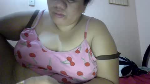 Snapshot of xjuicytits chatting on 06/08/26, 01:28 xjuicytits online show from 06/08/26, 01:28