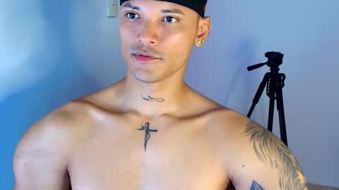 xlatin21 online show from 10/09/25, 06:00