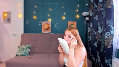 Chloe online show from 12/13/24, 07:25