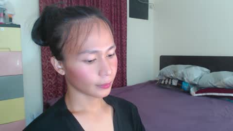 Snapshot of xlovely_destinyx chatting on 12/08/24, 05:44 Alice online show from 12/08/24, 05:44