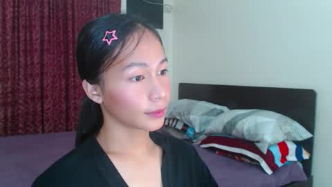 Snapshot of xlovely_destinyx chatting on 12/09/24, 08:01 Alice online show from 12/09/24, 08:01