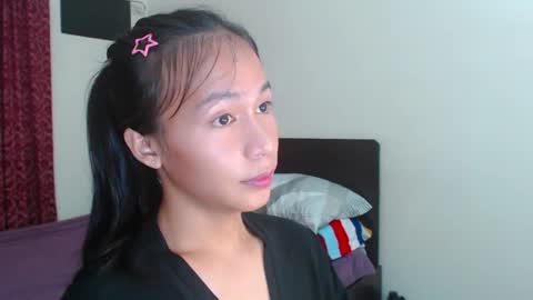 Snapshot of xlovely_destinyx chatting on 12/10/24, 01:11 Alice online show from 12/10/24, 01:11