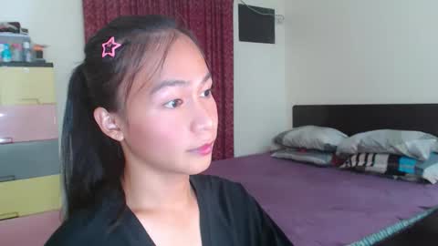 Snapshot of xlovely_destinyx chatting on 01/04/25, 04:22 Alice online show from 01/04/25, 04:22