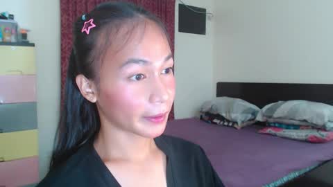 Snapshot of xlovely_destinyx chatting on 01/07/25, 07:17 Alice online show from 01/07/25, 07:17