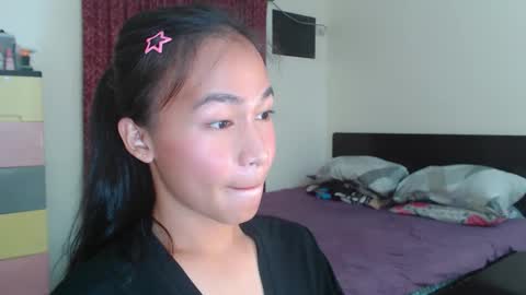 Snapshot of xlovely_destinyx chatting on 01/09/25, 11:25 Alice online show from 01/09/25, 11:25