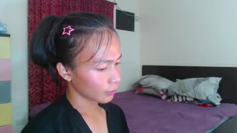 Snapshot of xlovely_destinyx chatting on 02/14/25, 01:02 Alice online show from 02/14/25, 01:02