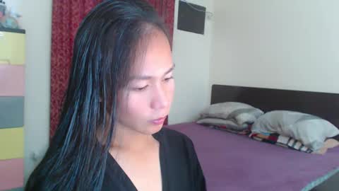 Snapshot of xlovely_destinyx chatting on 02/17/25, 05:14 Alice online show from 02/17/25, 05:14
