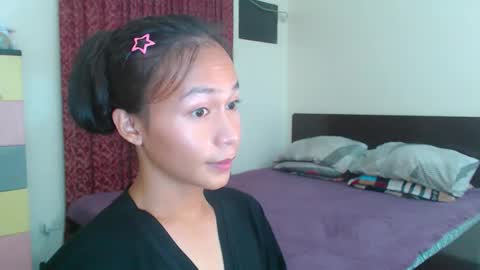 Snapshot of xlovely_destinyx chatting on 02/17/25, 08:41 Alice online show from 02/17/25, 08:41