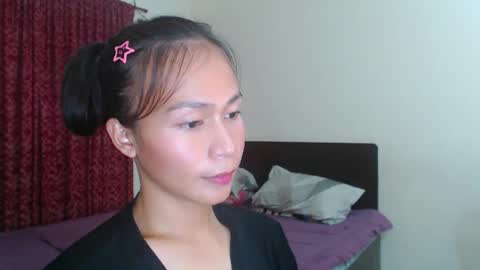Snapshot of xlovely_destinyx chatting on 02/27/25, 05:15 Alice online show from 02/27/25, 05:15