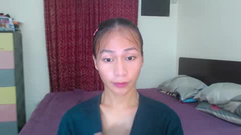 Snapshot of xlovely_destinyx chatting on 03/03/25, 11:35 Alice online show from 03/03/25, 11:35