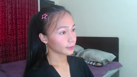 Snapshot of xlovely_destinyx chatting on 03/11/25, 05:16 Alice online show from 03/11/25, 05:16