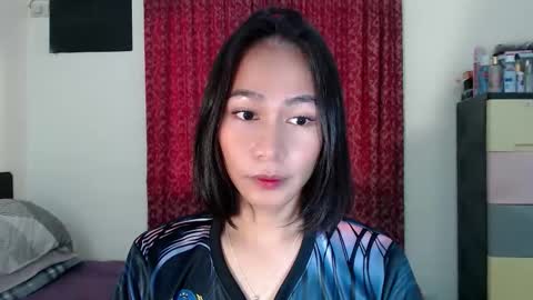 Snapshot of xlovely_destinyx chatting on 09/22/25, 08:27 Alice online show from 09/22/25, 08:27