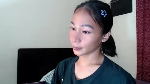 Snapshot of xlovely_destinyx chatting on 09/23/25, 08:12 Alice online show from 09/23/25, 08:12