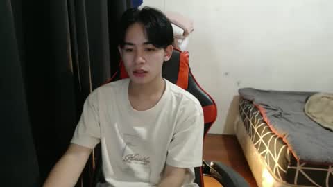 Snapshot of xluminous chatting on 09/15/25, 10:48 MIKAEL online show from 09/15/25, 10:48