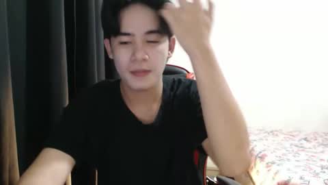 Snapshot of xluminous chatting on 11/03/25, 12:39 MIKAEL online show from 11/03/25, 12:39