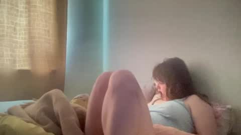 Snapshot of xlunasexyx chatting on 05/05/26, 04:53 Luna online show from 05/05/26, 04:53