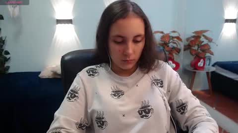 lunna online show from 10/18/25, 02:29