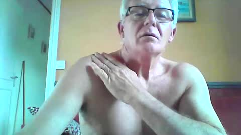 xmaeg3 online show from 11/06/25, 09:32