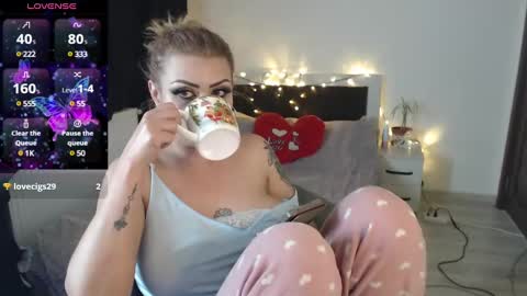 Snapshot of xmagic_pantherx chatting on 01/05/25, 11:22 Magic Panther online show from 01/05/25, 11:22