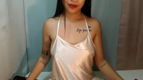 Snapshot of xmaxie_ chatting on 02/04/26, 04:35 Maxie online show from 02/04/26, 04:35