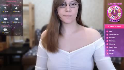 Snapshot of xmelina0 chatting on 12/26/24, 01:10 xmelina0 online show from 12/26/24, 01:10