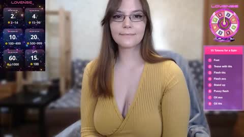 Snapshot of xmelina0 chatting on 02/07/25, 08:33 xmelina0 online show from 02/07/25, 08:33