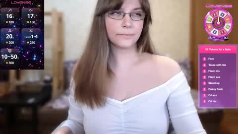 Snapshot of xmelina0 chatting on 02/15/25, 04:23 xmelina0 online show from 02/15/25, 04:23