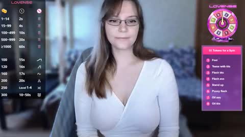 Snapshot of xmelina0 chatting on 03/06/25, 05:03 xmelina0 online show from 03/06/25, 05:03