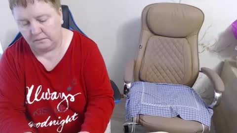 XMollyJaneX online show from 11/16/25, 11:05