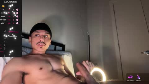 Snapshot of xmomentumx chatting on 10/17/25, 03:10 xmomentumx online show from 10/17/25, 03:10