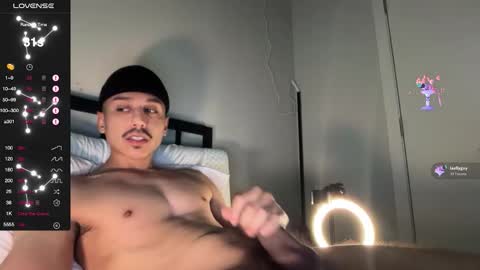 Snapshot of xmomentumx chatting on 10/23/25, 04:06 xmomentumx online show from 10/23/25, 04:06